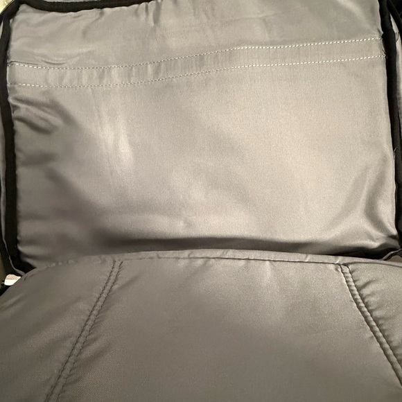 Wenger Legacy notebook carrying case Black and Gray Laptop Bag new no tags - Picture 7 of 8